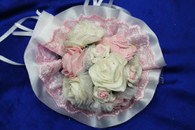 Букет дублер для невесты с розовыми и белыми латексными розами арт. 020-356