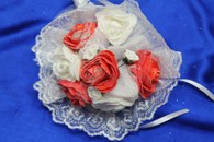 Букет дублер для невесты с красными и белыми латексными розами арт. 020-357
