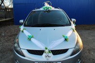 Свадебные украшения на машину, кольца голуби айвори-тиффани и лента на капот (см. 