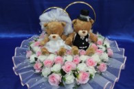 Свадебные кольца на машину мишки Тедди с розовыми и белыми латексными розами в фатине арт.122-460