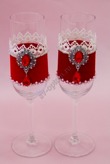 Свадебные бокалы с красным бархатом и брошкой арт. 0454-727