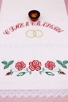 Рушник на свадьбу для каравая льняной с красной вышивкой 