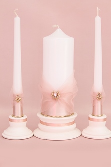 Свадебные свечи для семейного очага пудровые с фатином, атласом и брошками арт.062-341
