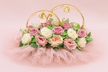 Свадебные кольца на машину с пудровыми и айвори розами, арт.122-549