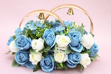 Свадебные кольца на машину с голубыми и айвори розами, арт.122-557