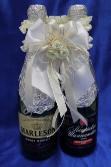 Лента для шампанского (восьмерка) бело-айвори арт.0573-021