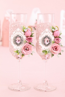 Свадебные бокалы ручной работы с розовым кружевом, цветами и брошками арт.0454-778