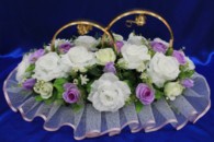 Свадебные кольца на машину с белыми и сиреневыми розами арт. 122-371