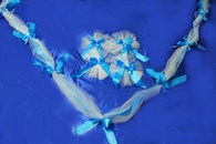 Свадебные украшения на машину с фатином и бантами, лента на капот и ручки голубые арт.119-061