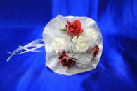 Букет дублер для невесты с белыми и красными латексными розами арт. 020-263