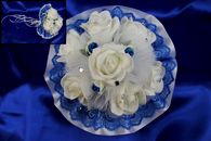 Букет дублер для невесты с белыми латексными розами и синим кружевом арт. 020-219