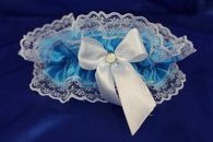Подвязка для невесты атласно-кружевная бело-голубая с белым бантиком арт.019-035