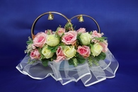 Свадебные кольца на машину с розовыми и айвори розами, арт. 122-520