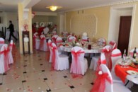 Бело-красная свадьба 108-012