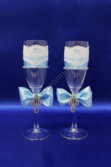Свадебные бокалы  ручной работы с голубыми бантиками арт. 045-072
