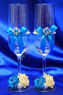 Свадебные бокалы  ручной работы с синими бантиками арт. 045-125