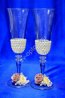 Свадебные бокалы  ручной работы с жемчугом и цветочками арт.045-134
