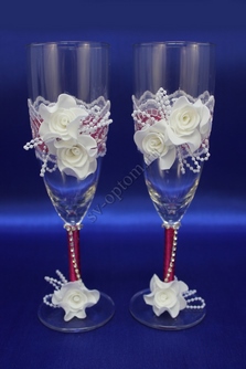Свадебные бокалы  ручной работы с белыми розочками арт. 045-038