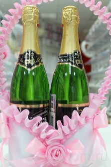 Корзинка для шампанского бело-розовая арт.048-115
