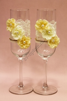 Свадебные бокалы ручной работы  с желтыми и айвори цветами арт. 0454-703