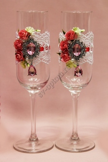 Свадебные бокалы ручной работы с кружевом, цветами и брошкой арт. 0454-704